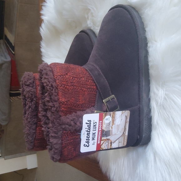 Muk Luks Shoes - Offers Invited!  ❤️  Muk Luks Boots. Water Resistant! Brown Spice. Size 8
